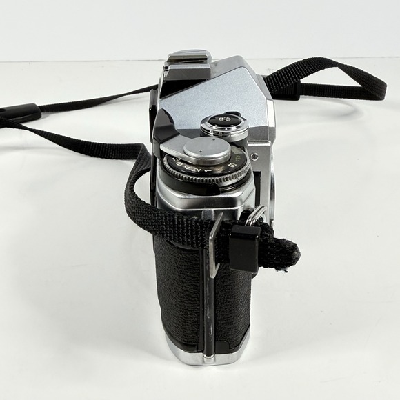 Canon AE-1 35mm Film Camera Body Only Vintage SLR Japan Untested - Picture 2 of 7